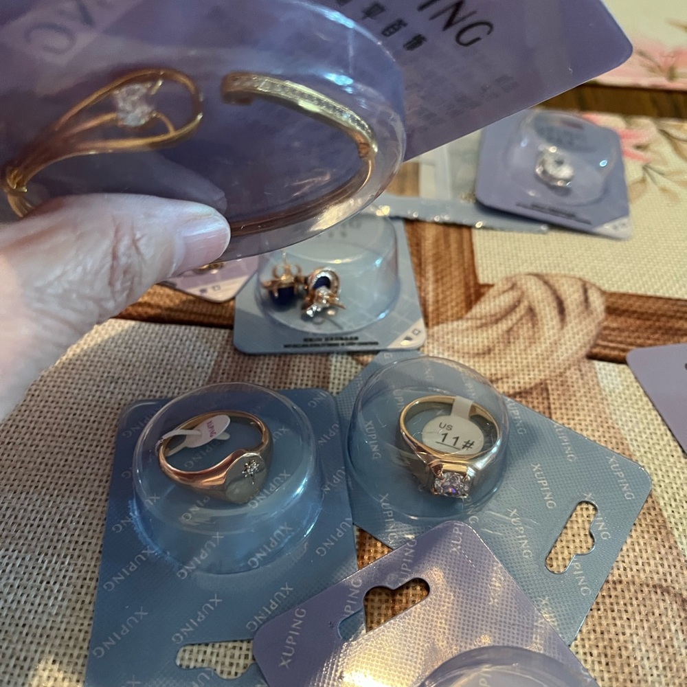 Jewelry Set Bundle - Picture 5 of 9
